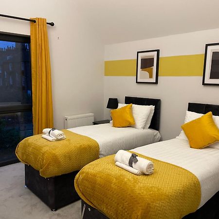 Nhs Workers And Students Haven - The Bee Hive Villa Reading Bagian luar foto