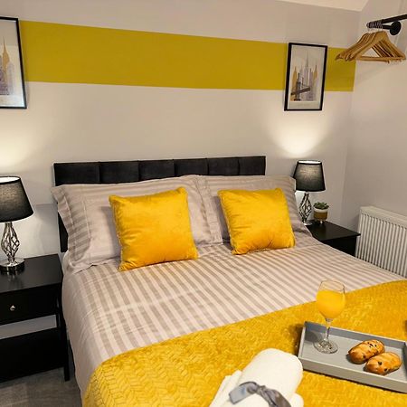 Nhs Workers And Students Haven - The Bee Hive Villa Reading Bagian luar foto
